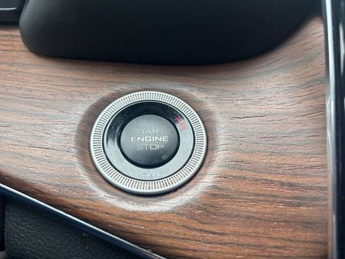 Used 2022 Jeep Grand Cherokee L Summit w/ Luxury Tech Group V image 25