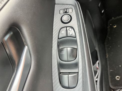 Used 2024 Nissan Sentra SV FWD image 22