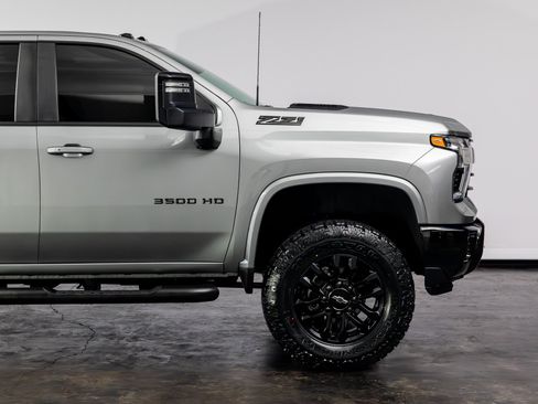 Used 2025 Chevrolet Silverado 3500 LT w/ Trail Boss Package AWD/4WD image 24