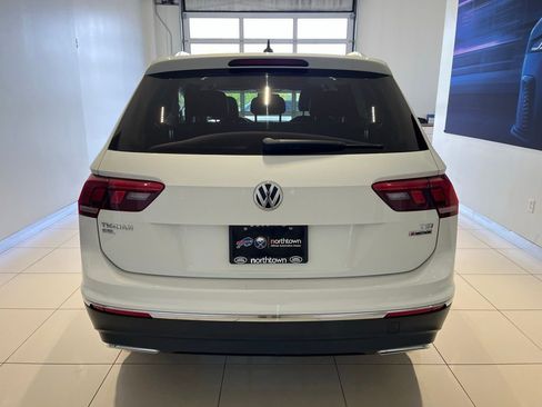 Used 2018 Volkswagen Tiguan SEL AWD/4WD image 6