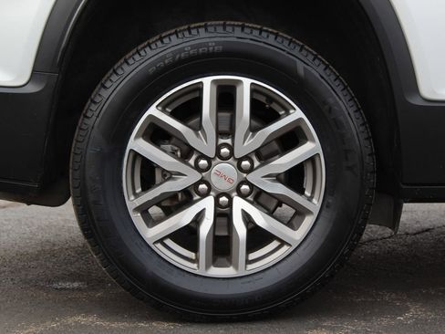 Used 2019 GMC Acadia SLE FWD image 24