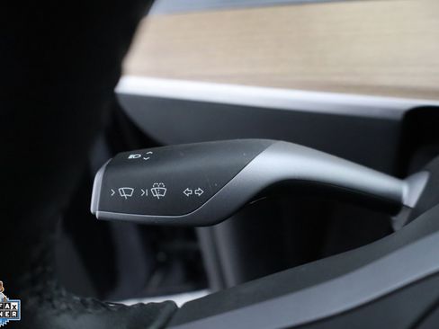 Used 2023 Tesla Model Y 2WD image 15