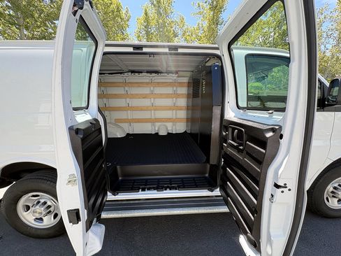 Used 2024 Chevrolet Express 2500 w/ Driver Convenience Package RWD image 23