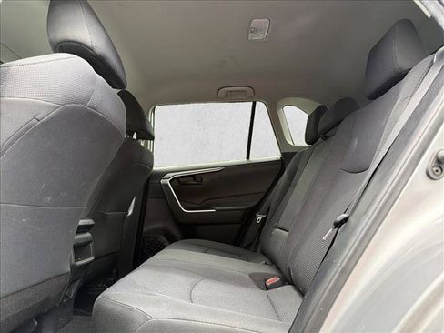 Used 2021 Toyota RAV4 LE AWD/4WD image 22