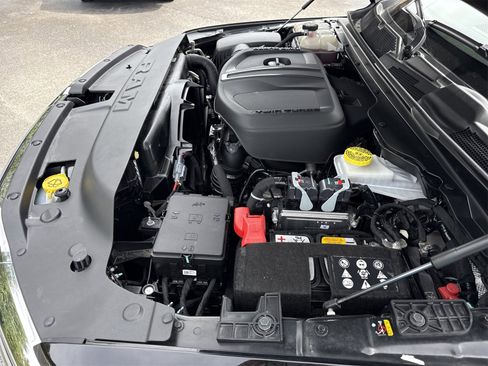 Used 2025 RAM 1500 Laramie image 34