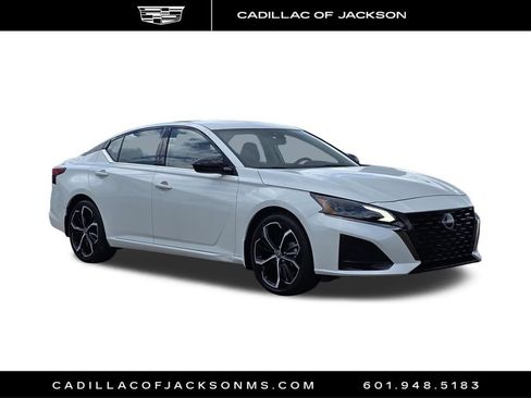 Used 2024 Nissan Altima 2.5 SR FWD image 4