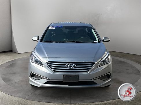 Used 2016 Hyundai Sonata SE FWD image 2