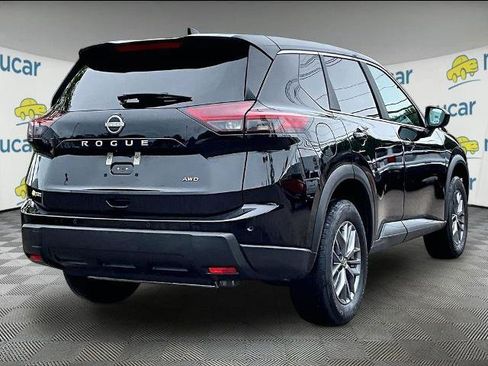 Certified 2026 Nissan Rogue SV AWD/4WD image 6