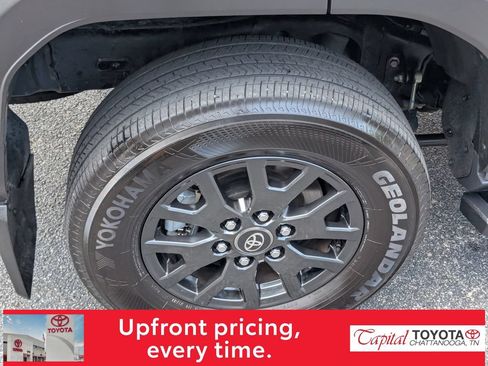 Used 2025 Toyota 4Runner SR5 AWD/4WD image 9