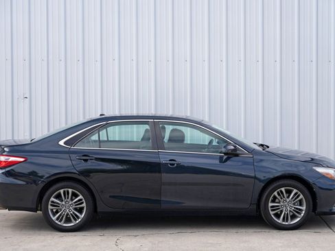 Used 2017 Toyota Camry SE image 50