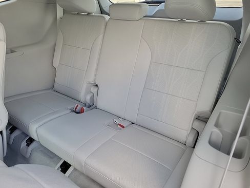 New 2026 Buick Enclave Avenir w/ Super Cruise Package FWD image 11