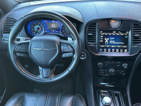 Used 2019 Chrysler 300 S RWD image 13