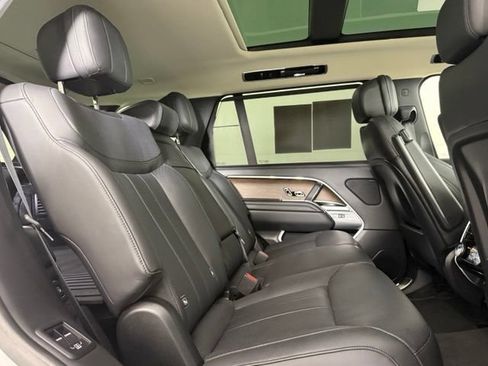 Certified 2025 Land Rover Range Rover Long Wheelbase SE AWD/4WD image 27
