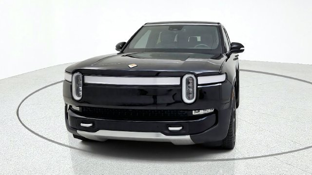 Used 2024 Rivian R1S Adventure Quad AWD/4WD image 2
