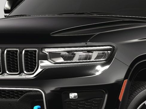 New 2024 Jeep Grand Cherokee Overland w/ Advanced Protech Group III AWD/4WD image 14