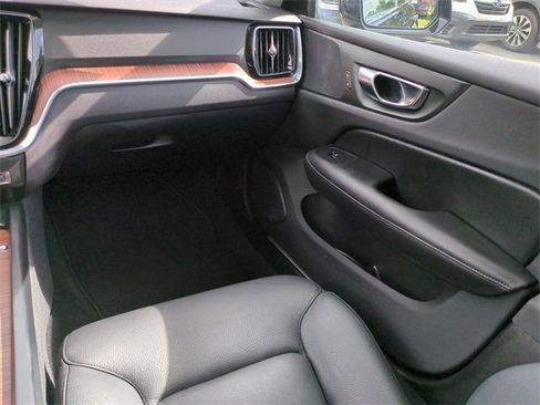 Used 2025 Volvo S60 B5 Plus image 15