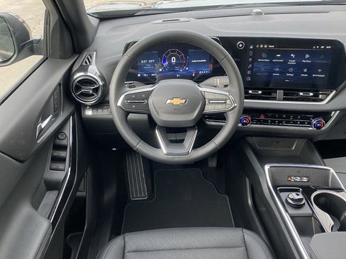 New 2026 Chevrolet Equinox LT w/ Convenience Package II image 12