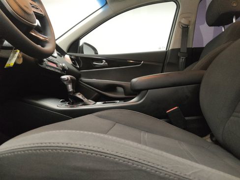 Used 2019 Kia Sorento FWD V6 image 17