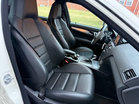 Used 2009 Mercedes-Benz C 63 AMG Sedan image 5