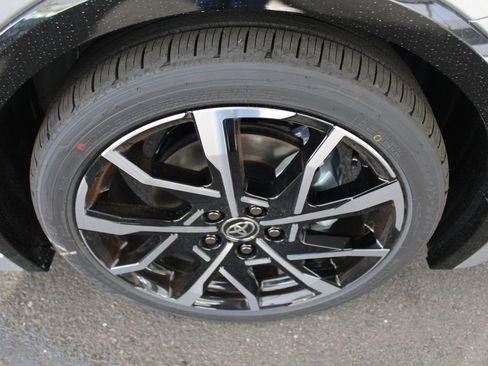 New 2026 Toyota Prius Plug-In Hybrid FWD image 56