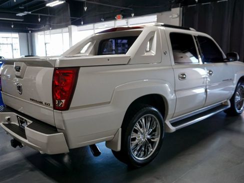Used 2004 Cadillac Escalade EXT AWD/4WD image 7