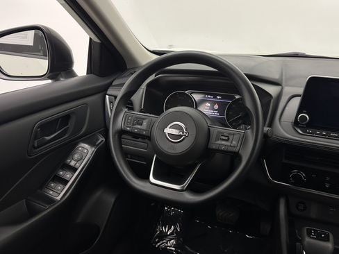 Used 2024 Nissan Rogue S AWD/4WD image 28