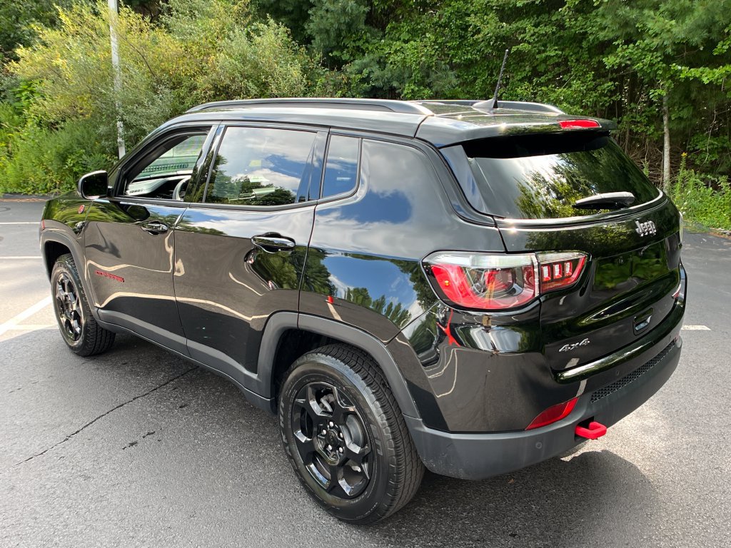 Used 2023 Jeep Compass Trailhawk w/ Trailhawk Convenience Group AWD/4WD image 3