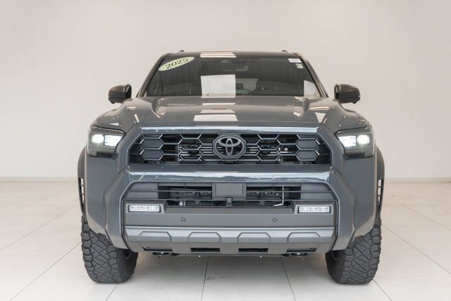 Used 2025 Toyota 4Runner TRD Off-Road Premium AWD/4WD image 5