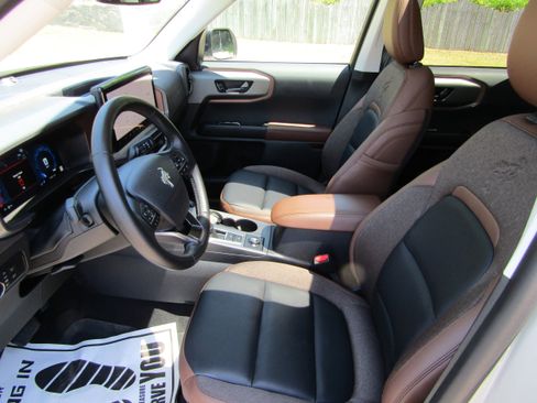 Used 2025 Ford Bronco Sport Outer Banks w/ Outer Banks Tech Package+ AWD/4WD image 11