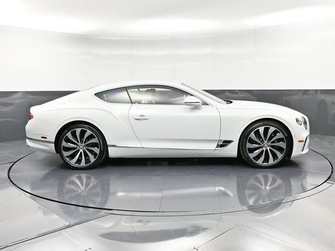 Used 2024 Bentley Continental GT image 9