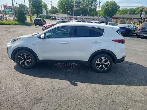 Used 2021 Kia Sportage LX AWD/4WD image 3