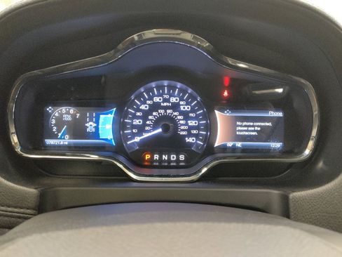 Used 2019 Lincoln MKT AWD image 23