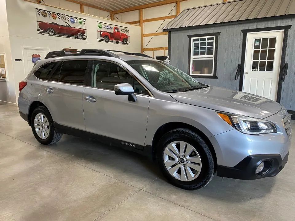 Used 2017 Subaru Outback 2.5i Premium AWD/4WD image 4