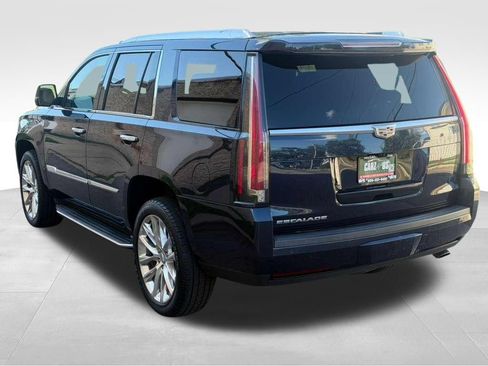 Used 2019 Cadillac Escalade Luxury AWD/4WD image 9