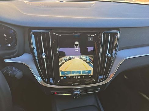 Used 2025 Volvo S60 B5 Core image 12