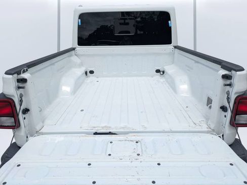 Used 2023 Jeep Gladiator Overland w/ Popular Equipment Package AWD/4WD image 12