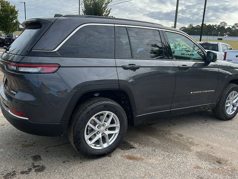 New 2025 Jeep Grand Cherokee 4WD image 8