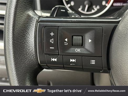 Used 2023 Nissan Rogue S image 14