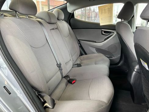 Used 2016 Hyundai Elantra SE image 19