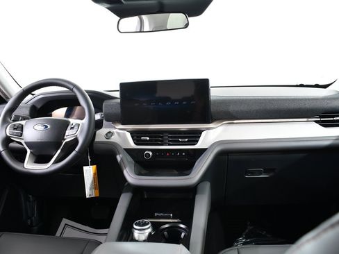 New 2025 Ford Explorer Active w/ Active Comfort Package image 7