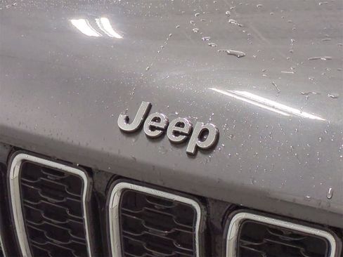 Used 2021 Jeep Grand Cherokee L Limited image 19