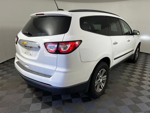 Used 2017 Chevrolet Traverse LS FWD image 5