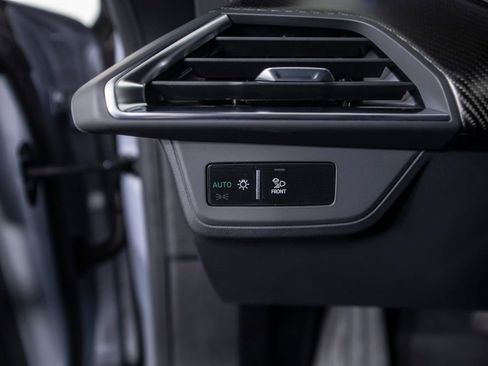 Used 2024 Audi e-tron GT Premium Plus image 37