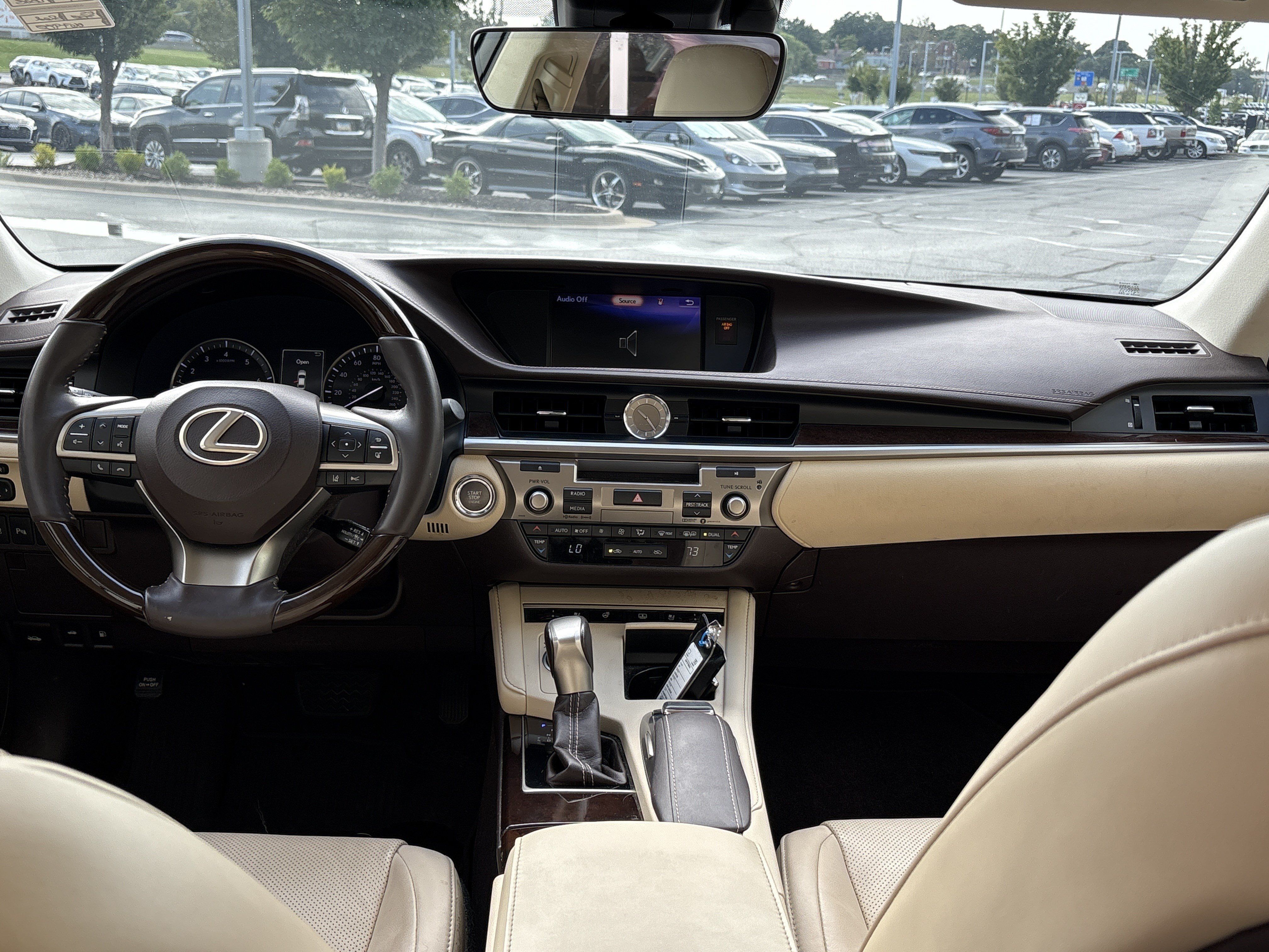 Used 2017 Lexus ES 350 w/ Luxury Package FWD image 29