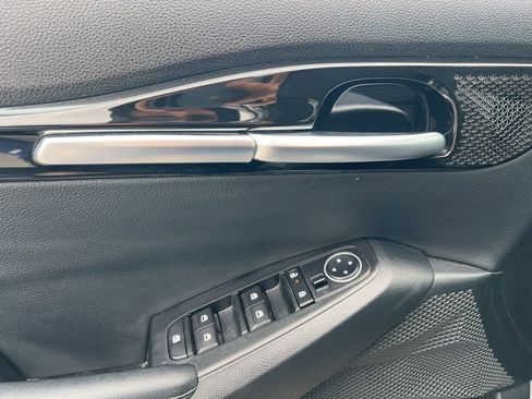 Used 2025 Kia Seltos S image 9