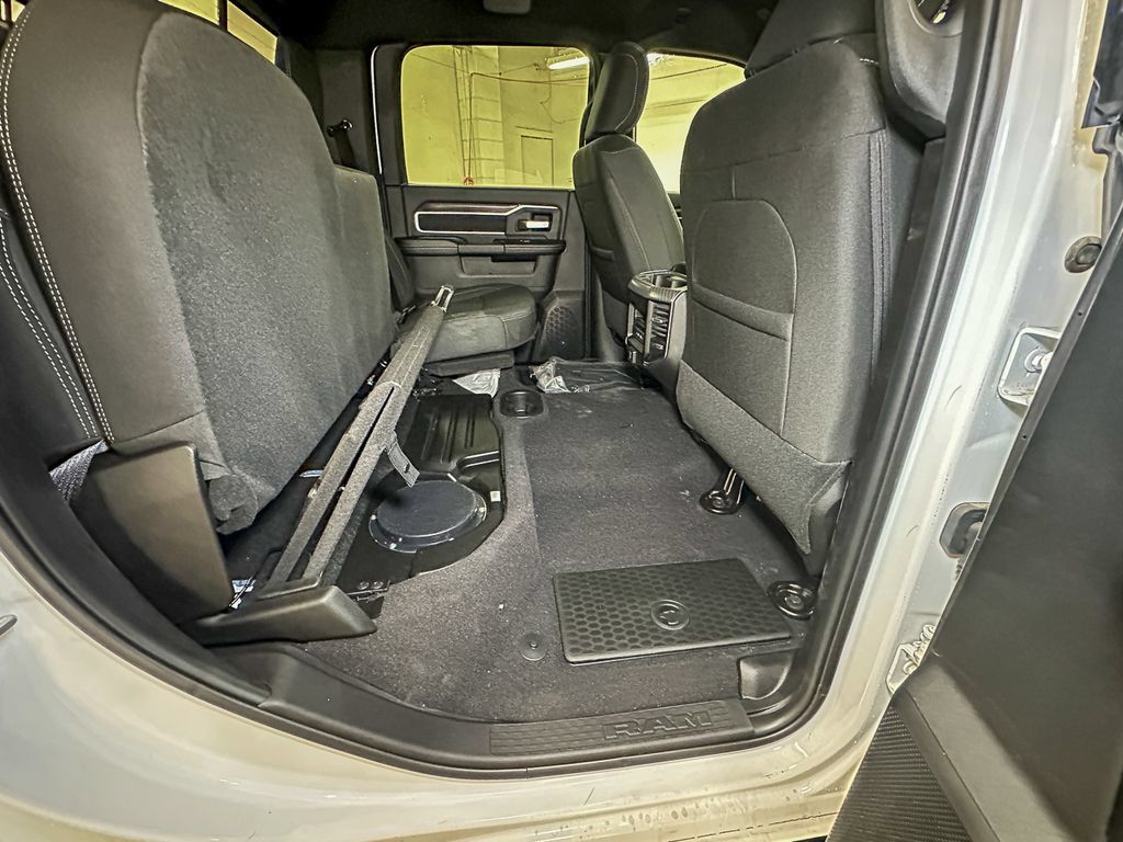 New 2026 RAM 2500 Big Horn AWD/4WD image 4