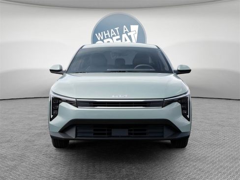 New 2026 Kia K4 LX image 2