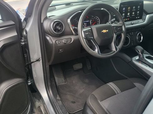 Used 2025 Chevrolet Blazer LT AWD/4WD image 3