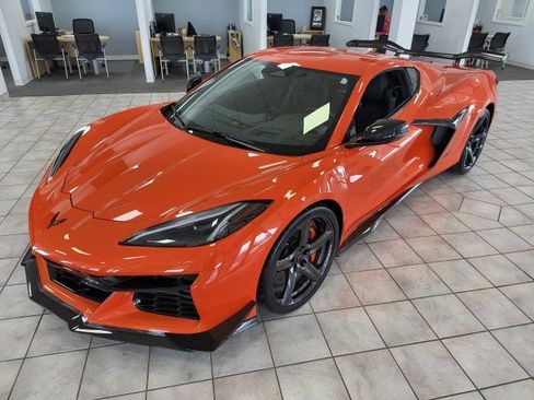 Used 2025 Chevrolet Corvette Z06 w/ Z07 Performance Package RWD image 3
