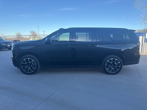 Used 2025 Chevrolet Suburban RST w/ RST Capability Package image 2
